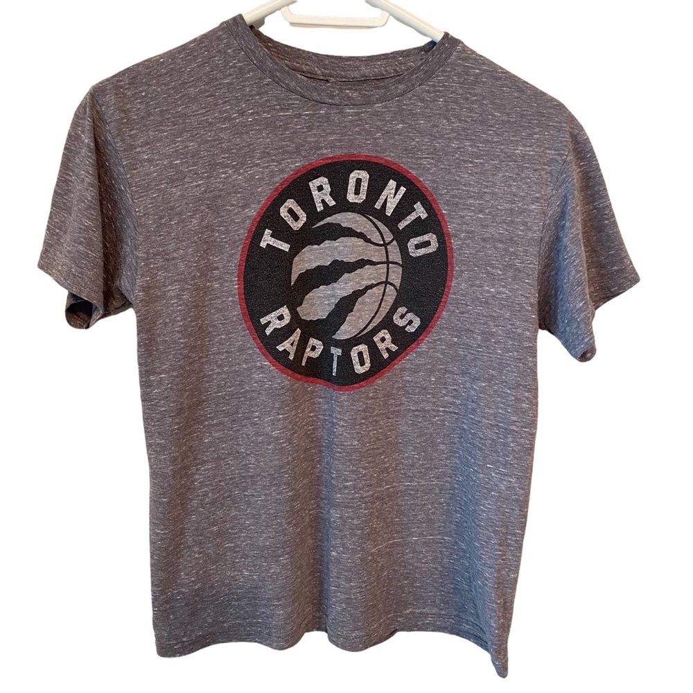 NBA boys medium Toronto Raptors soft gray t-shirt VGUC basketball